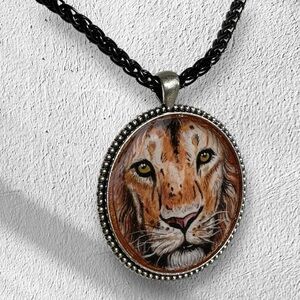 Lion face handpainted male lg pendant black stainlesss steel 16” chain big cats